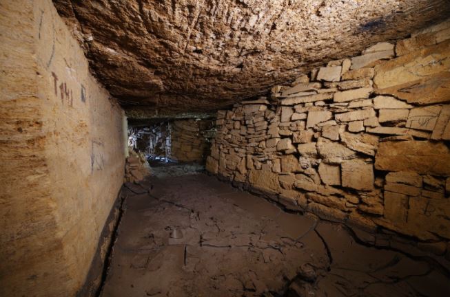 https://twpter.com/users/Larry/feed/2023-0103-0732-4230-f-Larry.pdf -   Here is an interesting footnote to  #Ukraine             The Catacombs of Ukraine: Ancient Odessa Tunnel System for Kidnappers and Organ      Traffickers #ArchivePDF       