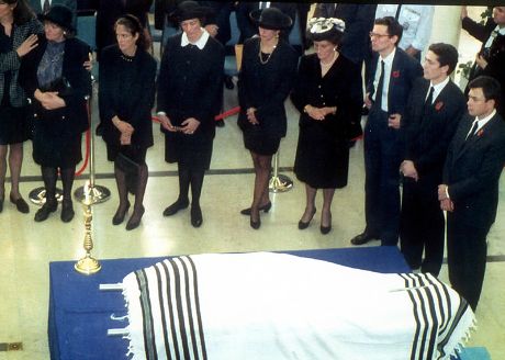 #StuffPeopleSaid "Robert Maxwell was buried on the